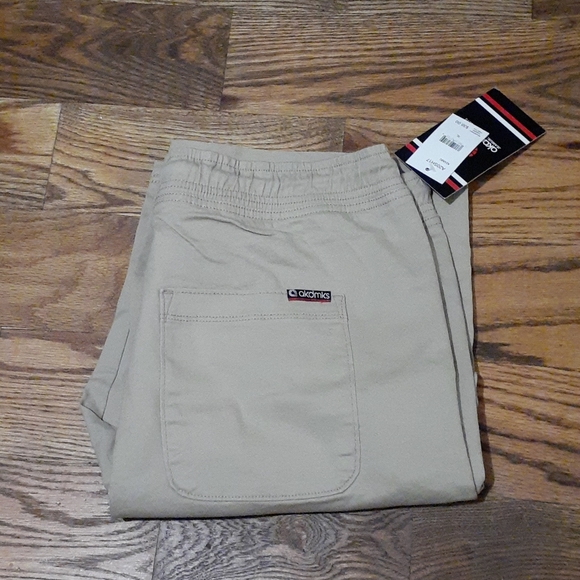 2 Akademiks shorts - Picture 9 of 9